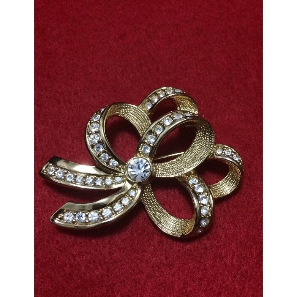 Vintage Swan Swarowski Rhinstone Crystals Bow Ribbon Brooch Pin